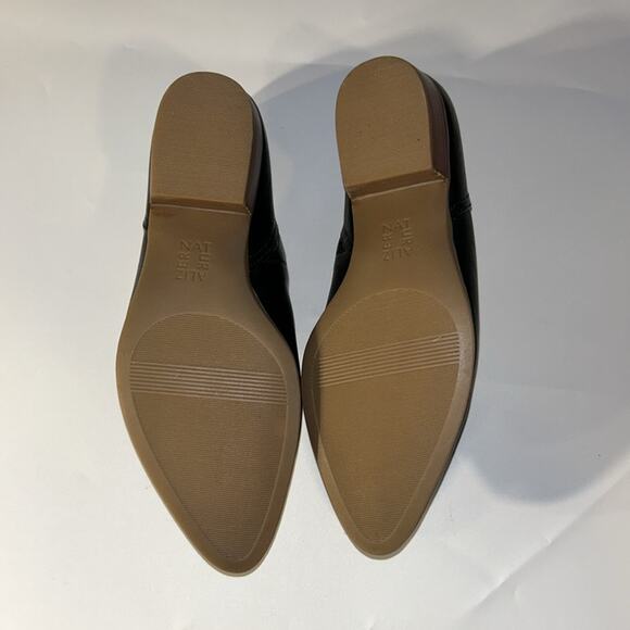 NIB Women's Naturalizer Carlyn Faux Leather Block Heel Booties 6 M - Picture 8 of 10